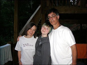 Left to right: Kia, Naomi and Alan Scherr.